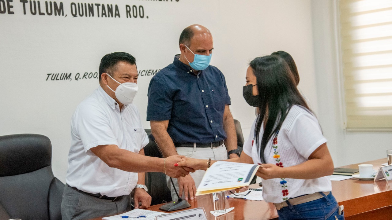 Entrega Marciano Dzul Equipo Administrativo Y Policial Para Transformar