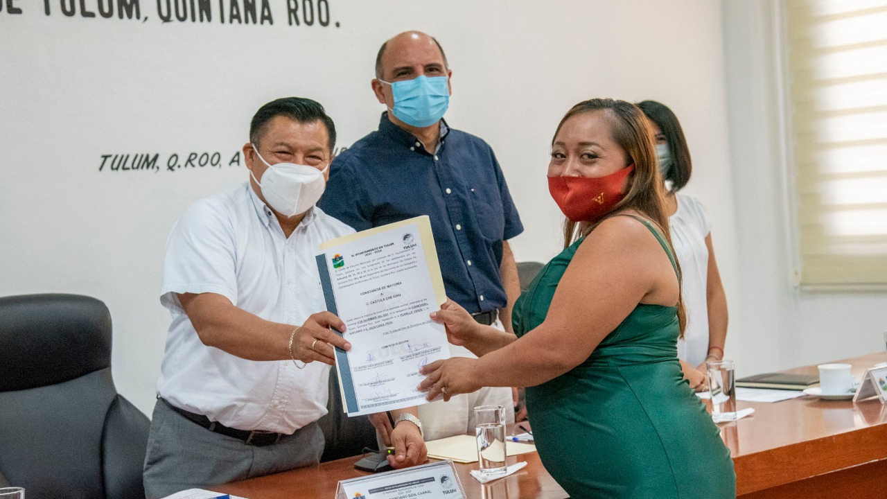 ENTREGA MARCIANO DZUL EQUIPO ADMINISTRATIVO Y POLICIAL PARA TRANSFORMAR