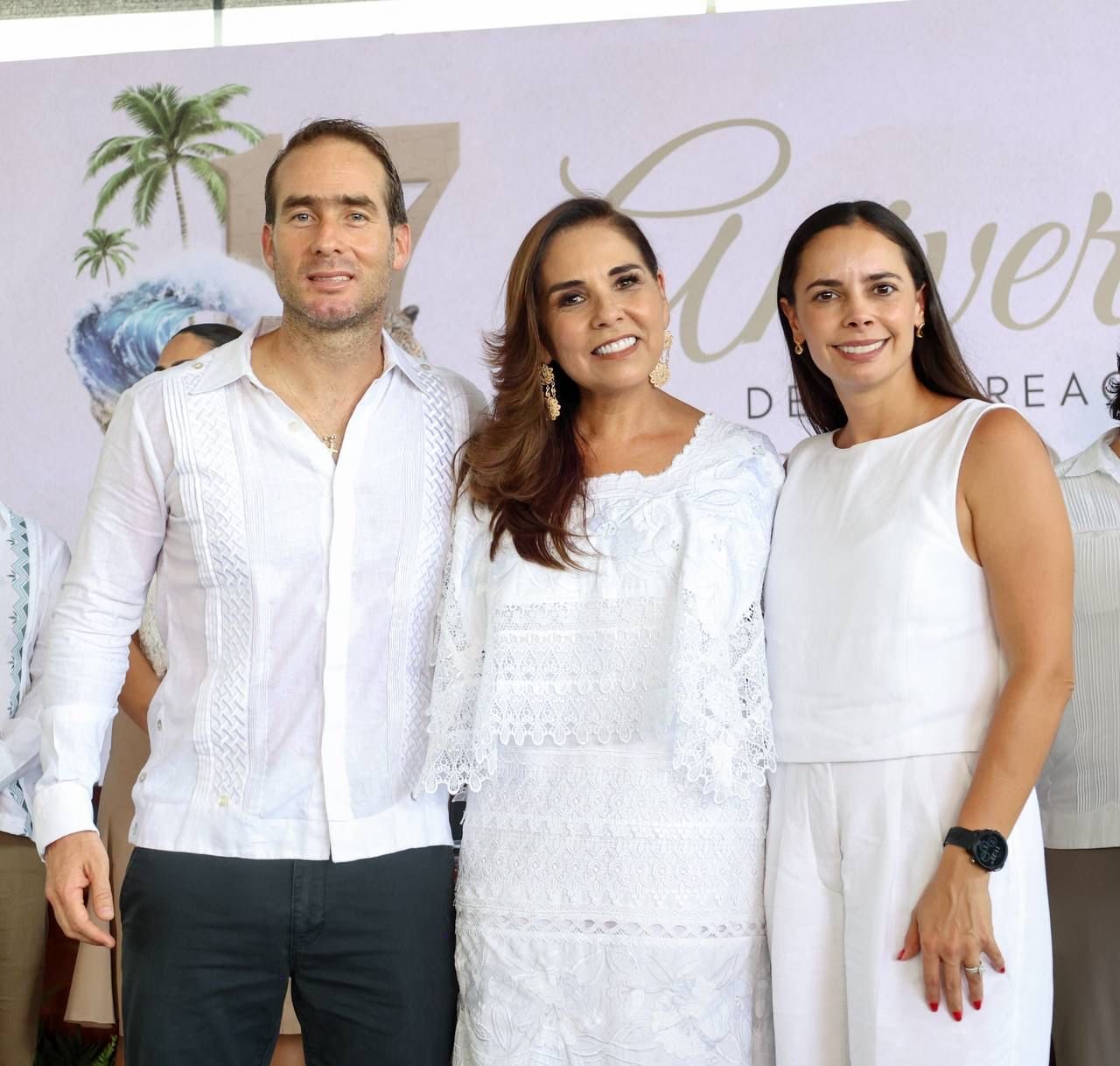 FESTEJA ANA PATY PERALTA XVII ANIVERSARIO DE LA CREACIÓN DEL MUNICIPIO DE TULUM