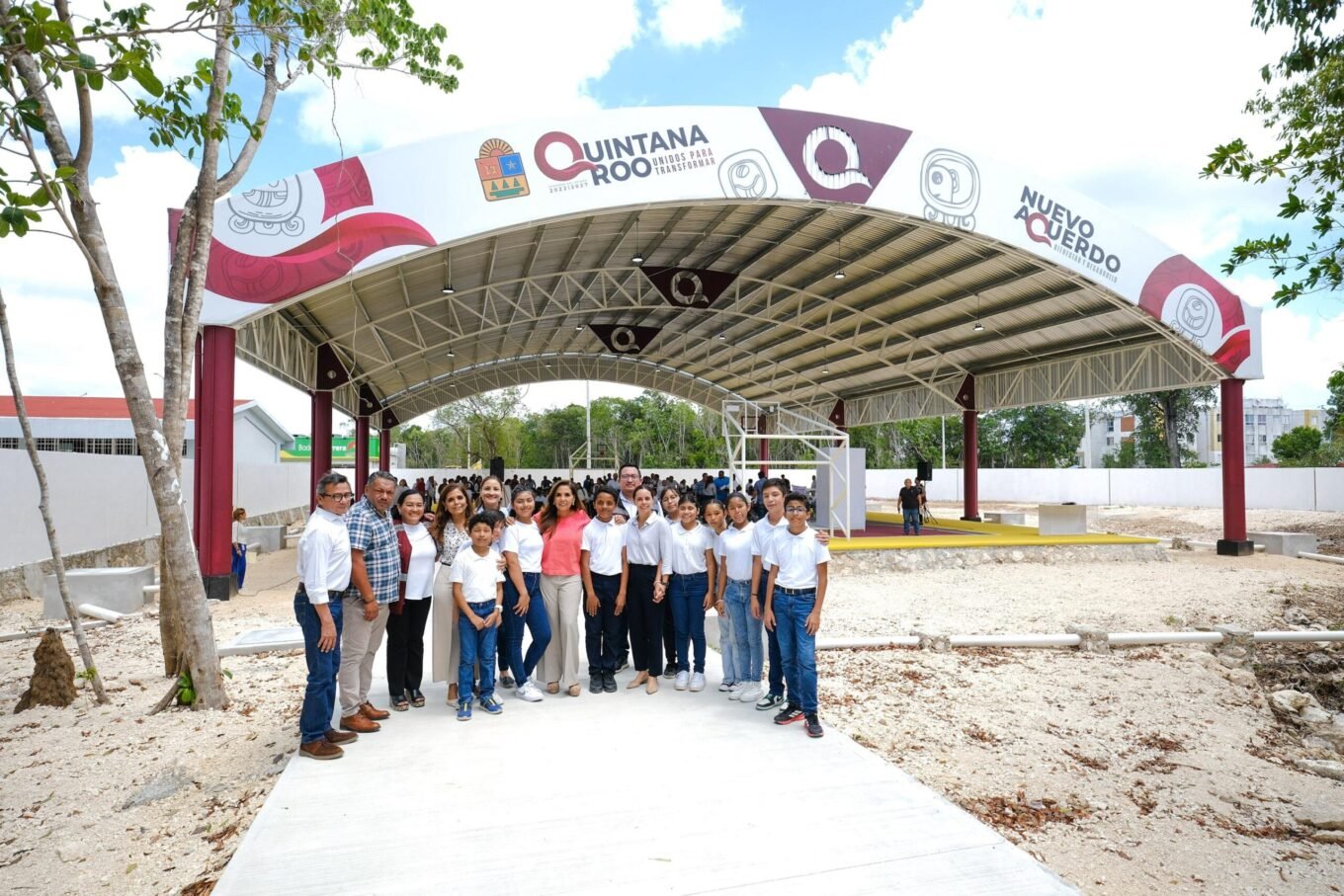 INAUGURA MARA LEZAMA NUEVA SECUNDARIA GENERAL “JOSÉ MARÍA BARRERA” DEL FRACCIONAMIENTO SACBÉ EN CANCÚN