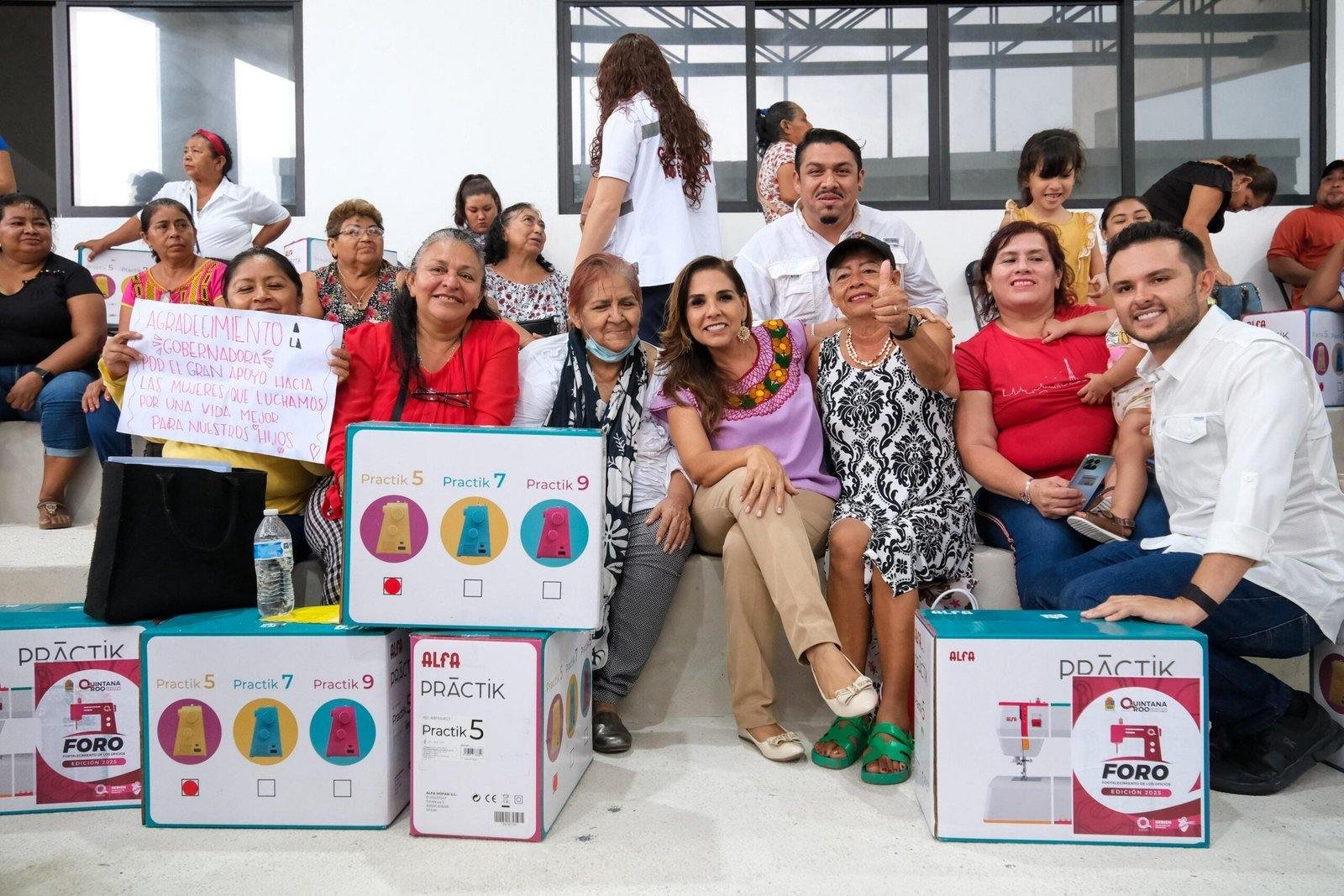 ENTREGA MARA LEZAMA HERRAMIENTAS PARA FORTALECER EL AUTOEMPLEO, MEJORAR LA ECONOMÍA Y ABRIR NUEVAS OPORTUNIDADES EN CHETUMAL