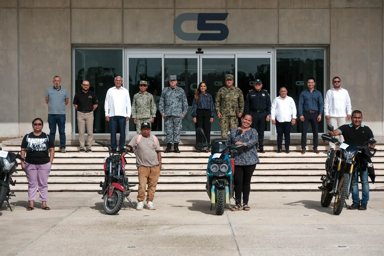 ENTREGA MARA LEZAMA NUEVE MOTOCICLETAS RECUPERADAS A SUS PROPIETARIOS; TODAS CUENTAN CON CHIP GPS