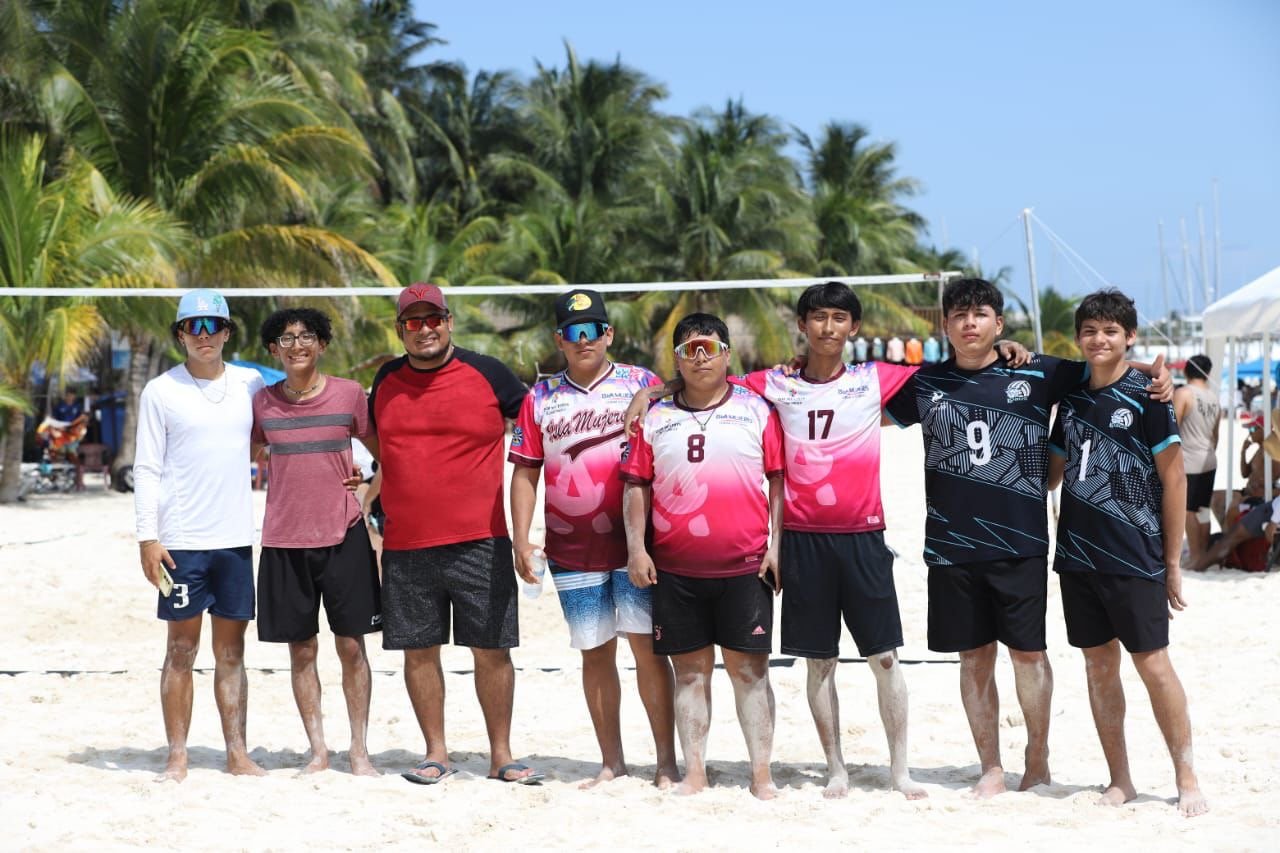 DISFRUTAN JUVENTUDES DEL PLAYA FEST 2024 EN ISLA MUJERES