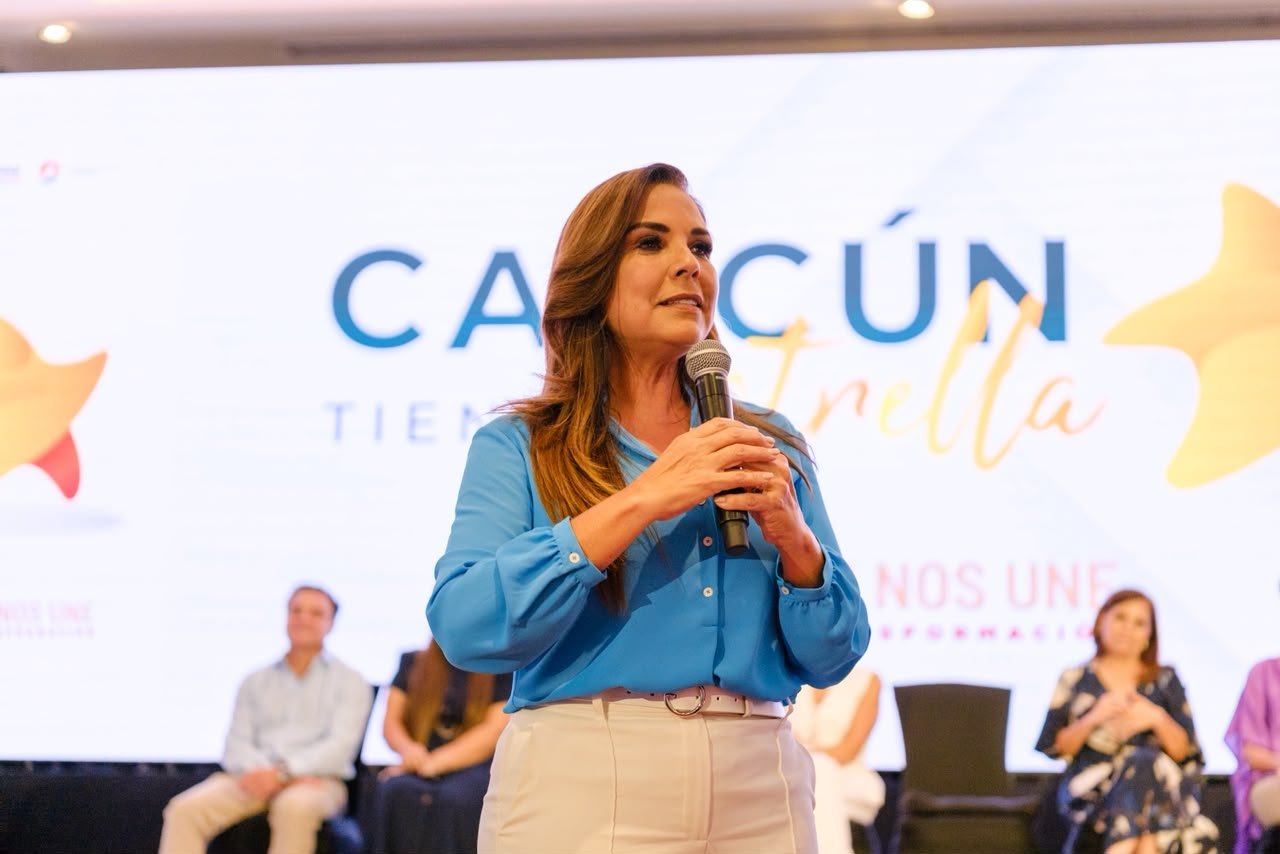 RECONOCEN MARA LEZAMA Y ANA PATY PERALTA EL TALENTO DE 44 ESTRELLAS QUE HACEN BRILLAR AL TURISMO EN CANCÚN