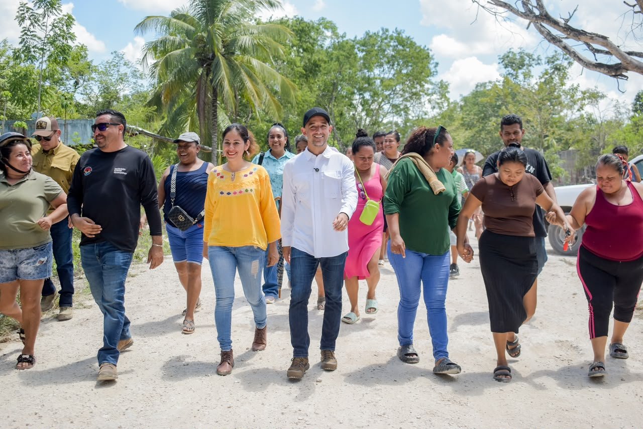 FORTALECE PABLO GUTIÉRREZ TRABAJO TERRITORIAL; LLEVAN MATERIAL Y MAQUINARIA PARA MEJORAR VIALIDADES EN COLONIAS DE CANCÚN