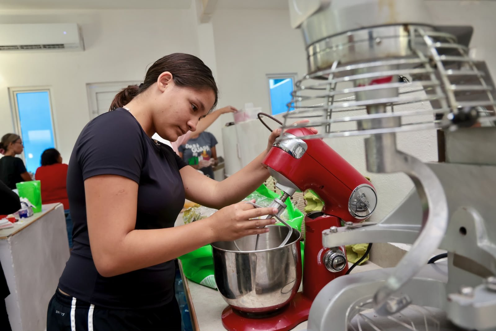 ATENEA GÓMEZ ACERCA 16 NUEVOS CURSOS GRATUITOS DE CAPACITACIÓN A LAS FAMILIAS DE ISLA MUJERES