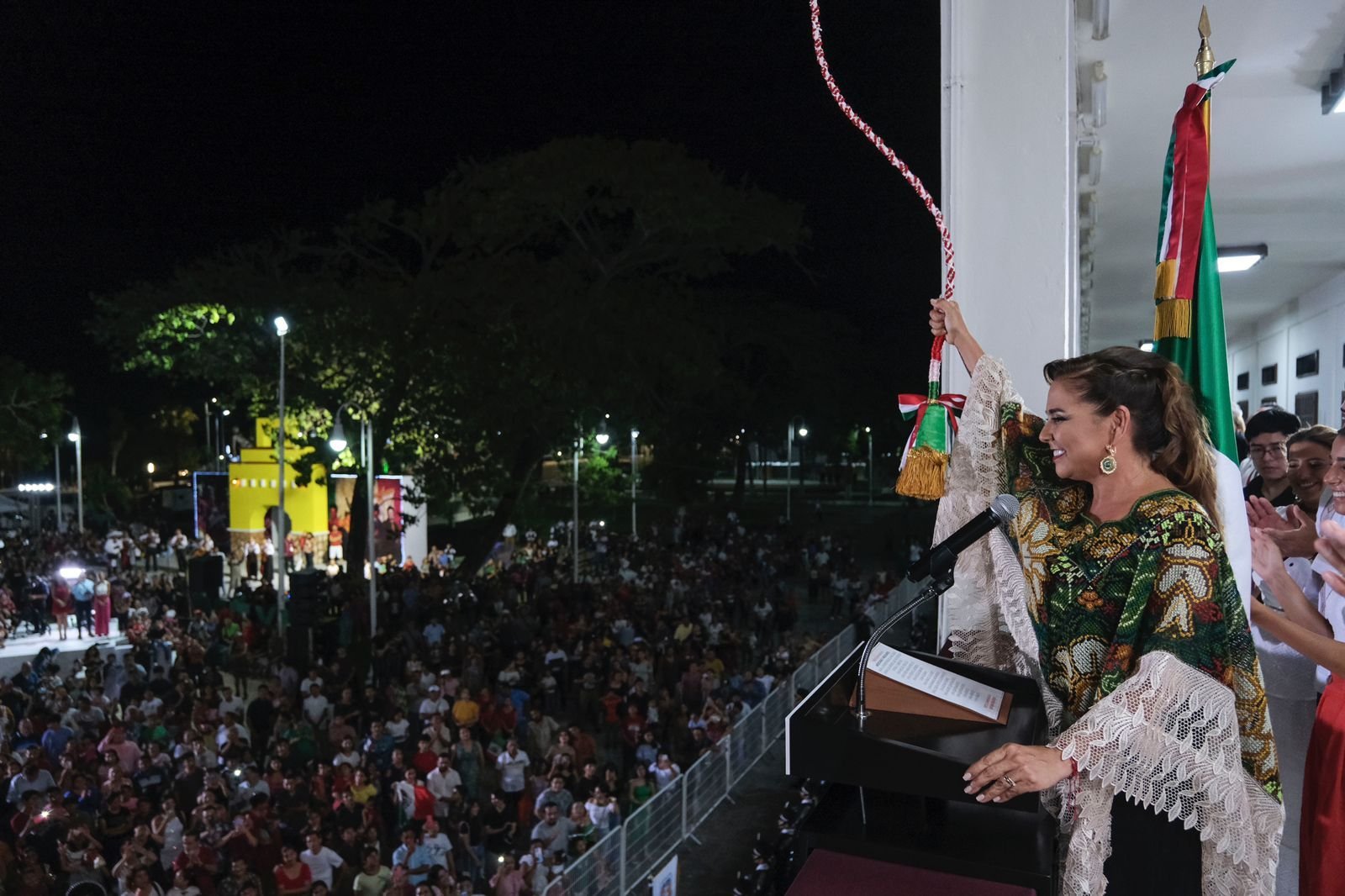 CELEBRA MARA LEZAMA GRITO DE INDEPENDENCIA CON EL PUEBLO