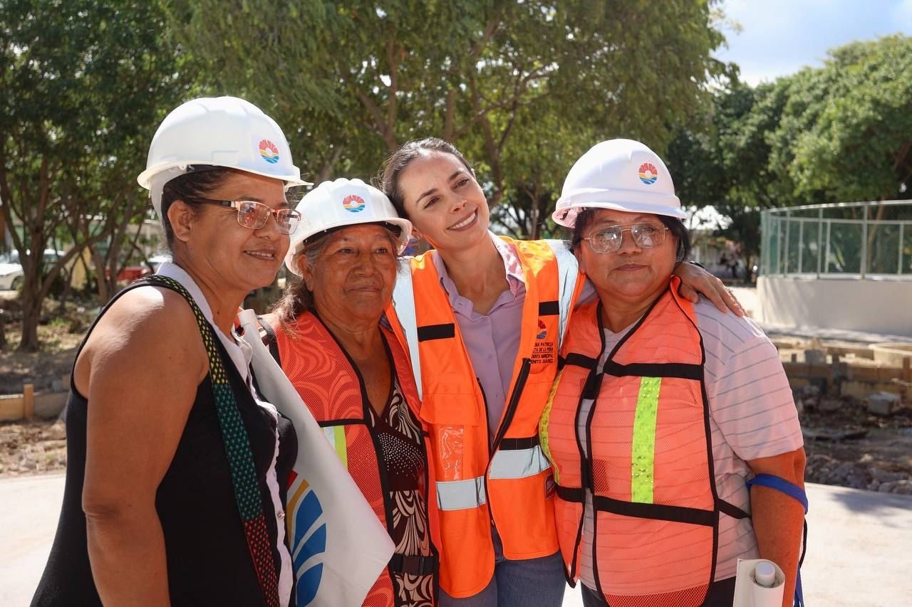 REGRESA ANA PATY PERALTA A LA SM. 227 Y CUMPLE CON MEJORAMIENTO DE PARQUE