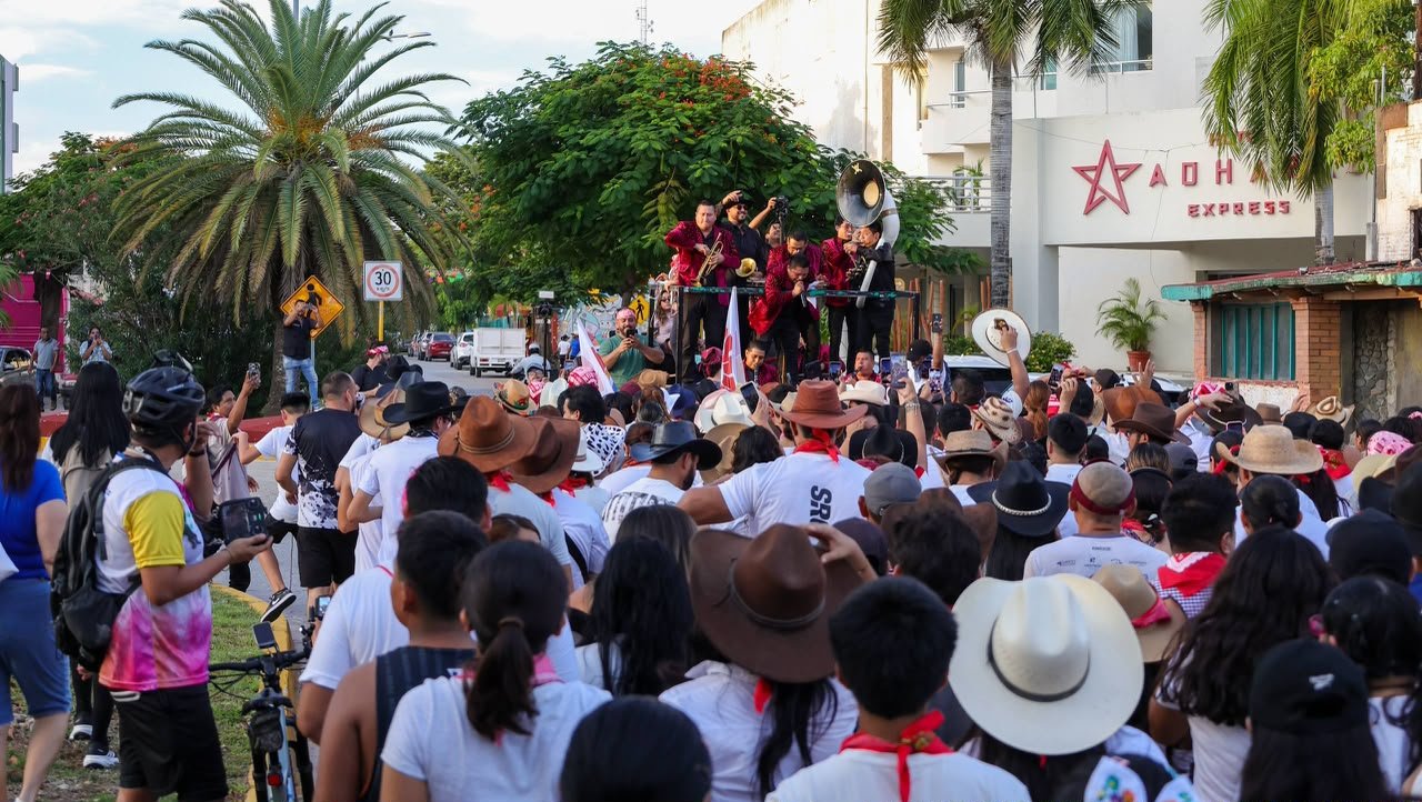 EXITOSO “TACO SOCIAL RUN” REACTIVA ECONOMÍA EN LA AV. YAXCHILÁN