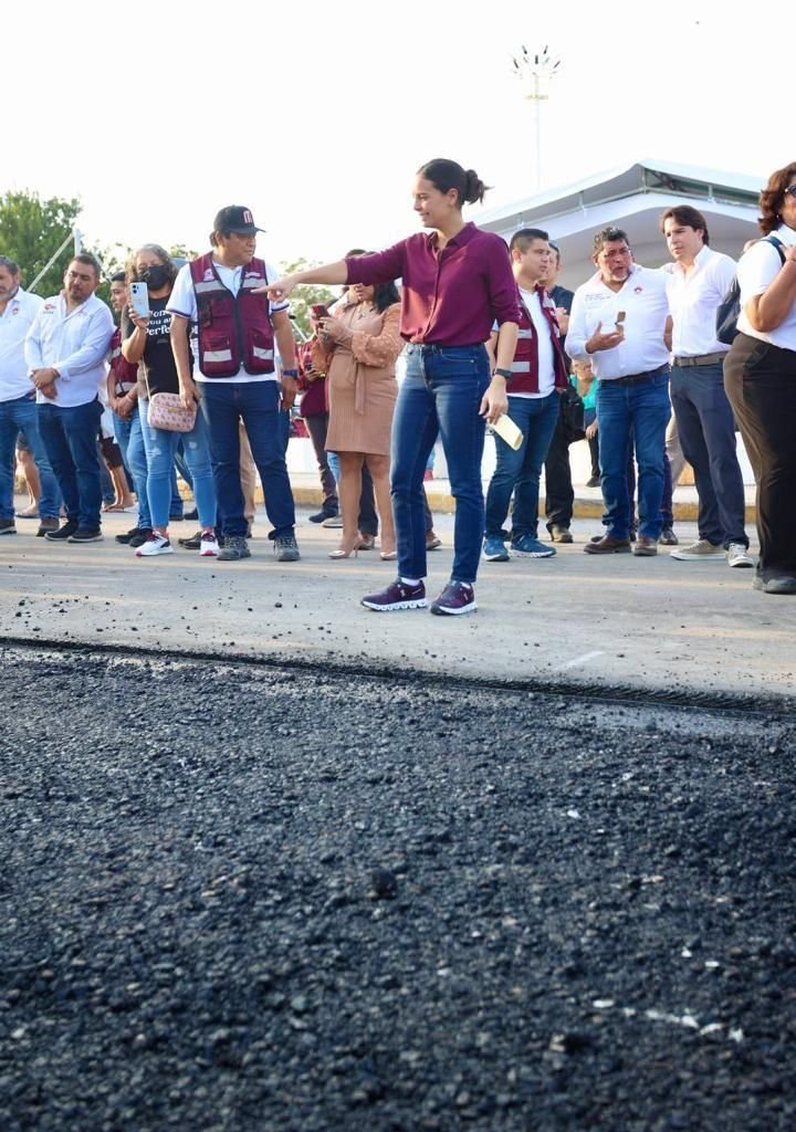DA ANA PATY PERALTA BANDERAZO A RECICLADO DE PAVIMENTO ASFÁLTICO EN CANCÚN