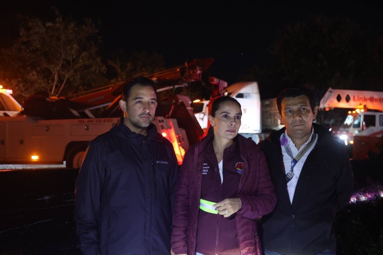RESPONDEN DEPENDENCIAS MUNICIPALES A REPORTES OCASIONADOS POR FUERTES VIENTOS