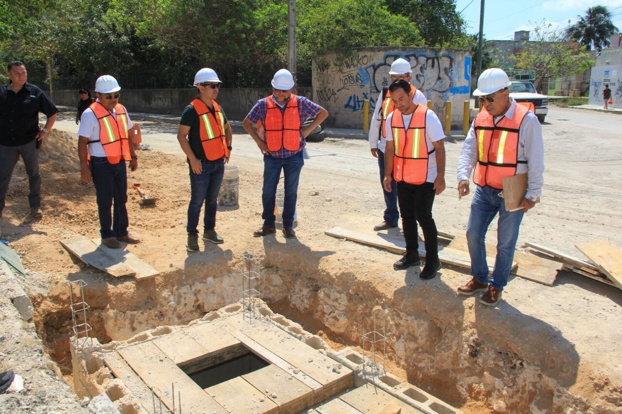 RECORRIDO DE SUPERVISIÓN DE LA RECONSTRUCCIÓN DE PAVIMENTO EN AV. TULES ENTRE CALLE PASEO EL DURAZNO Y CALLE 18, SM 247