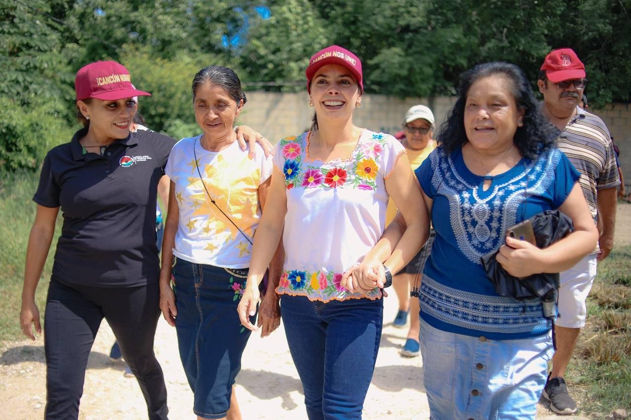 GESTIONA ANA PATY PERALTA ELECTRIFICACIÓN PARA LAS FAMILIAS EN BJ