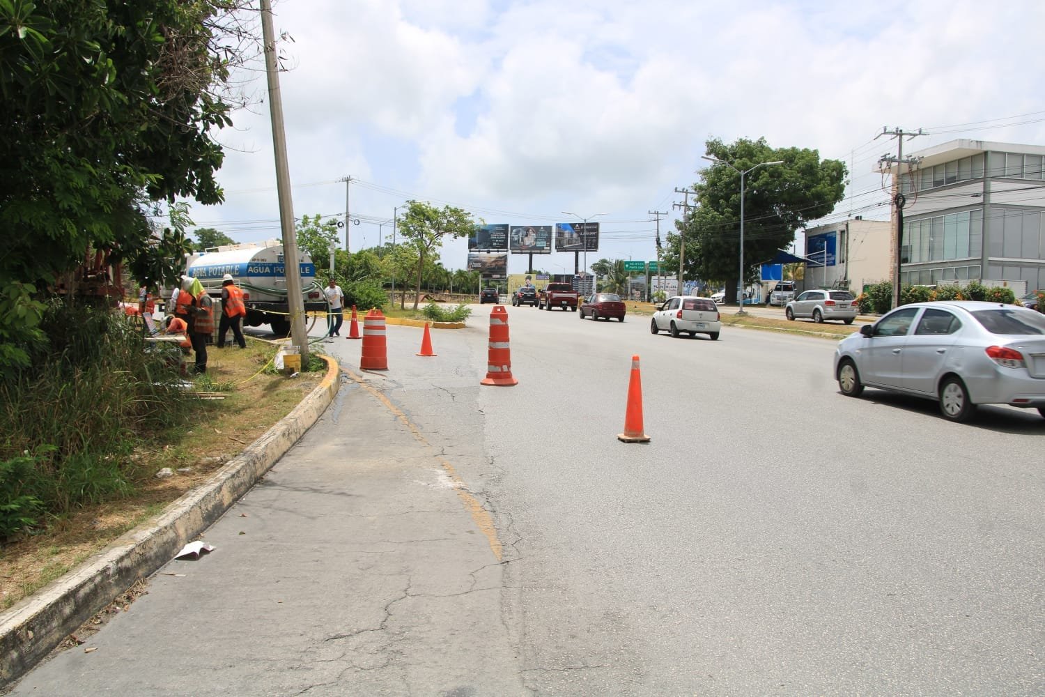 COADYUVA GOBIERNO DE BJ CON OPERATIVOS DE SEGURIDAD VIAL PARA DESARROLLO DE OBRA PÚBLICA EN CANCÚN
