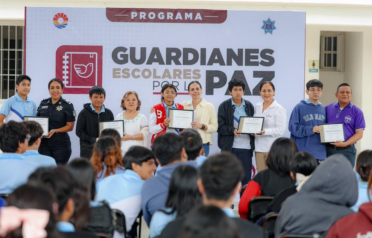 ESTUDIANTES SE CONVIERTEN EN GUARDIANES ESCOLARES POR LA PAZ: ANA PATY PERALTA