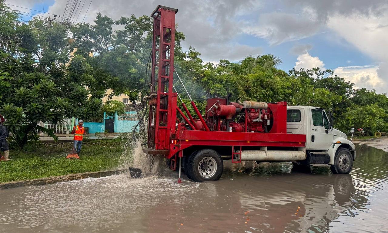 INSPECCIONA ANA PATY PERALTA TRABAJOS PREVENTIVOS POR LLUVIAS EN CANCÚN