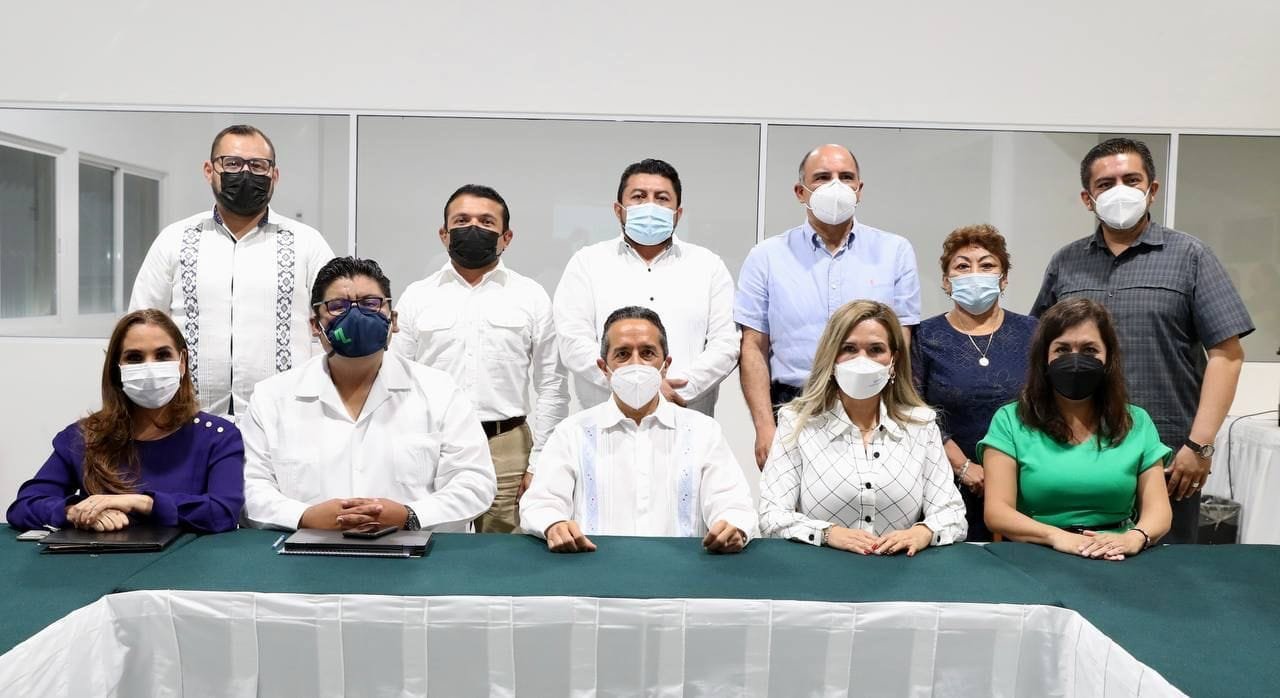 REFRENDA CARLOS JOAQUÍN SU COMPROMISO DE MEJORAR EL NIVEL DE VIDA EN QUINTANA ROO