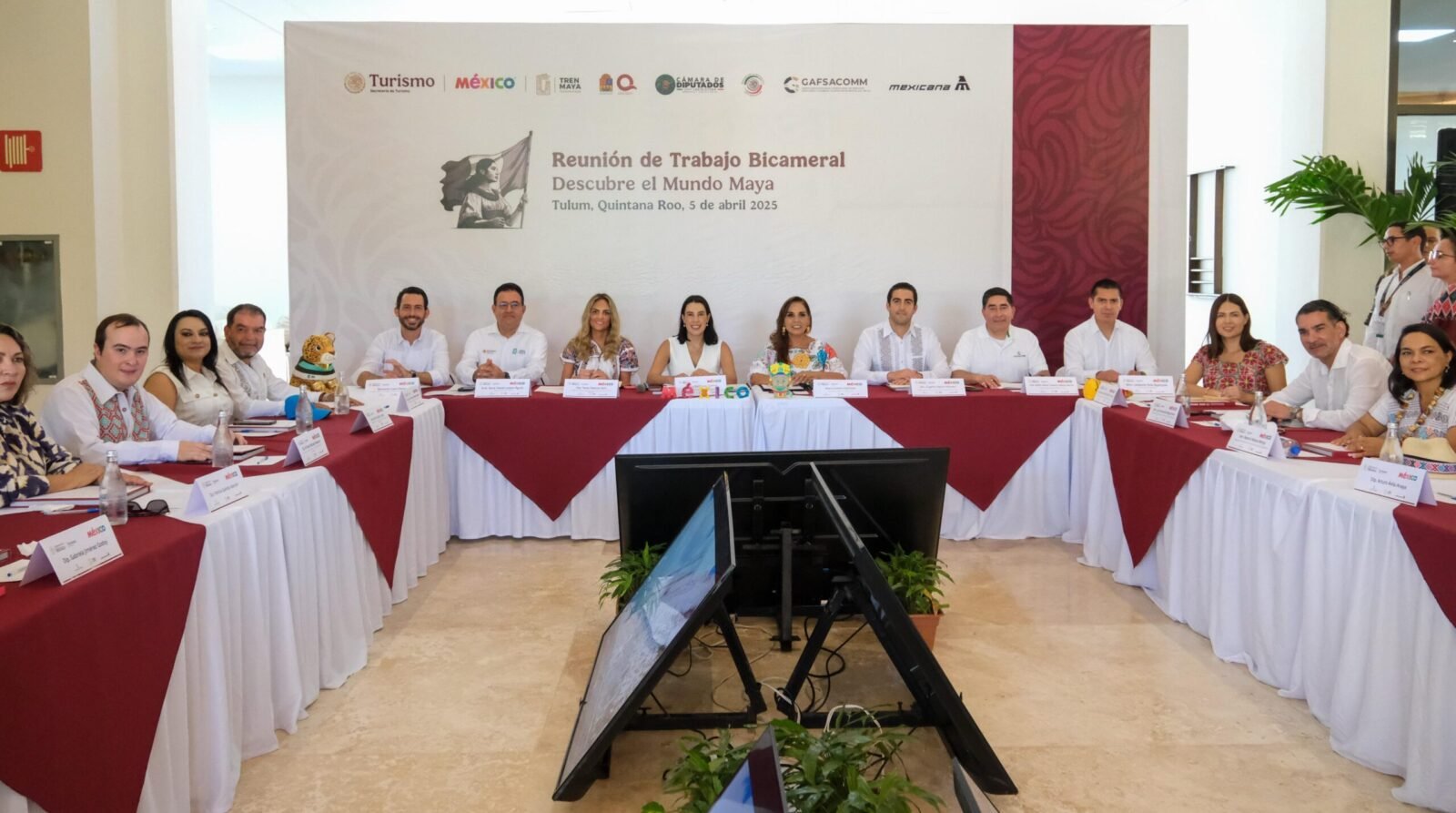 MARA LEZAMA RECIBE EN TULUM LA REUNIÓN BICAMERAL PARA FORTALECER EL TURISMO COMUNITARIO Y LA GENERACIÓN DE PROSPERIDAD COMPARTIDA