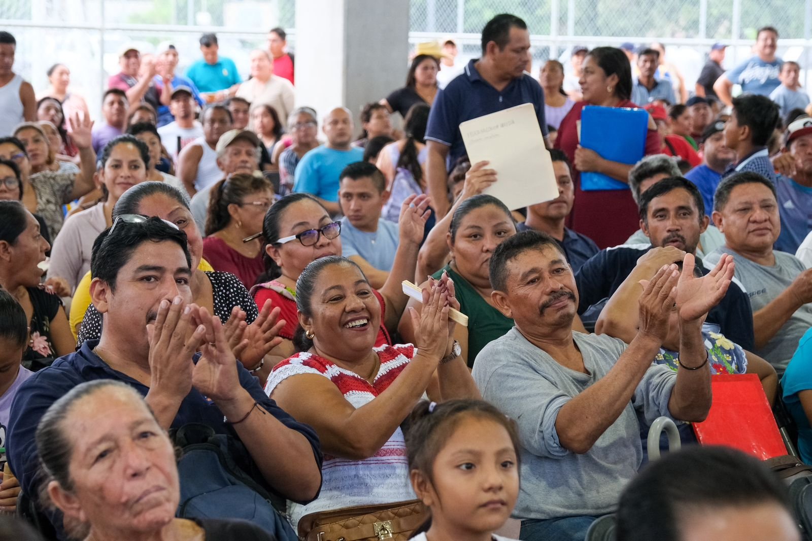 OTORGA MARA LEZAMA CERTEZA JURÍDICA A FAMILIAS DE BENITO JUÁREZ CON ENTREGA DE TÍTULOS DE PROPIEDAD