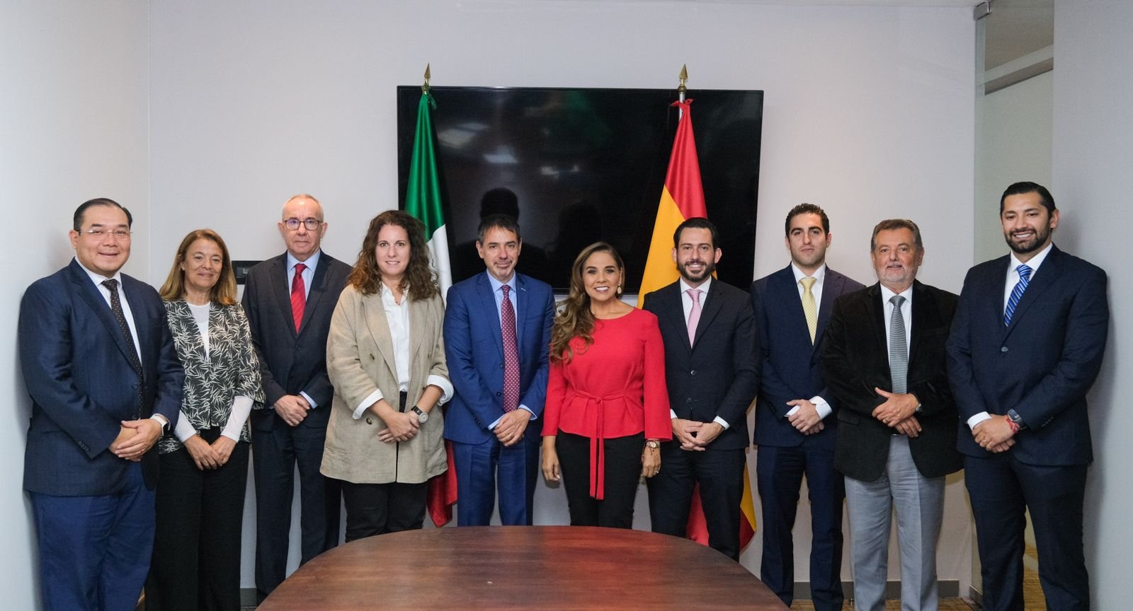 SE REÚNEN MARA LEZAMA Y EL EMBAJADOR DE ESPAÑA JUAN DUARTE PARA IMPULSAR CRECIMIENTO DE QUINTANA ROO