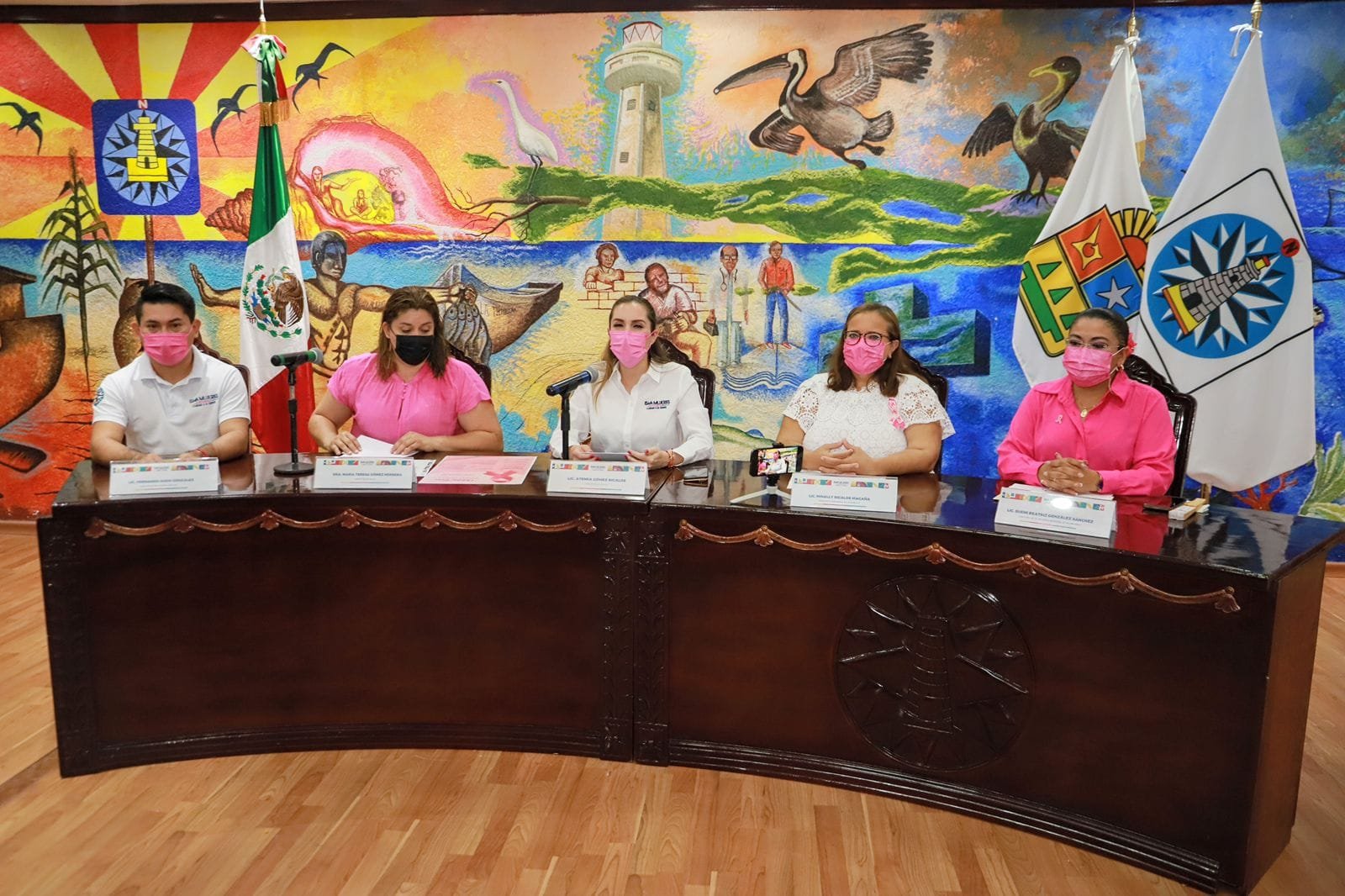 EN LA SEMANAL CON ATENEA PRESENTAN LA CAMPAÑA ‘ISLEÑAS CONTRA EL CÁNCER DE MAMA’