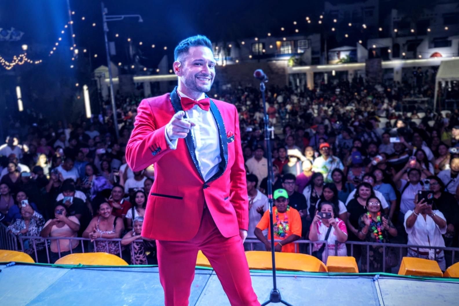 ISLA MUJERES CELEBRA CON ÉXITO LA “NOCHE DE AIRE” EN EL CARNAVAL 2025 CON LA PRESENTACIÓN DE LA SONORA SANTANERA