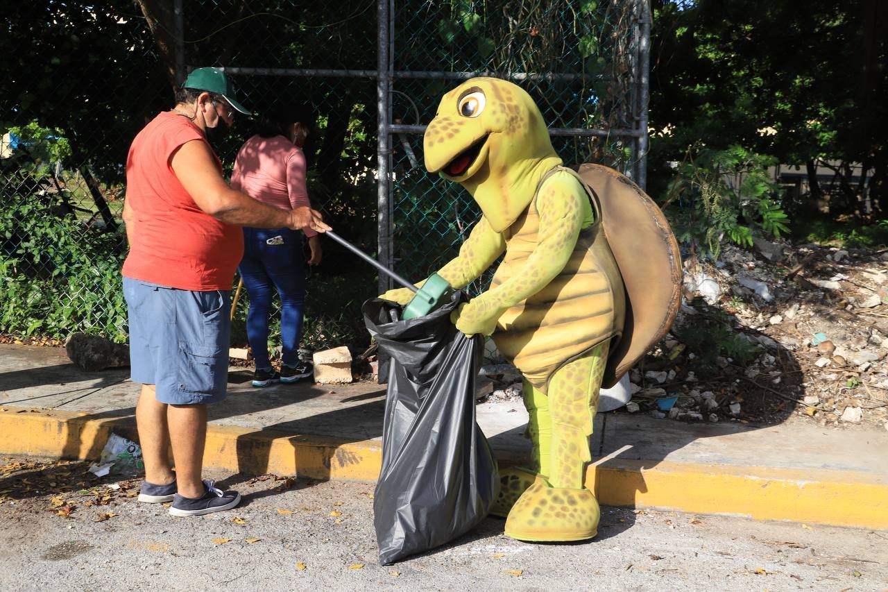 LIMPIATÓN SUMA VOLUNTADES PARA MANTENER LIMPIA Y ORDENADA ISLA MUJERES