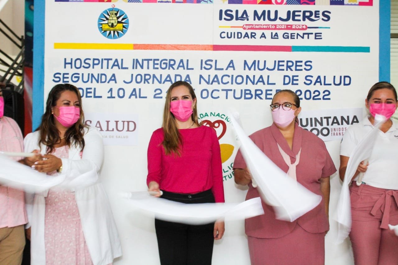 ATENEA GÓMEZ DA EL BANDERAZO A LA SEGUNDA JORNADA NACIONAL DE SALUD PÚBLICA 2022 EN ISLA MUJERES