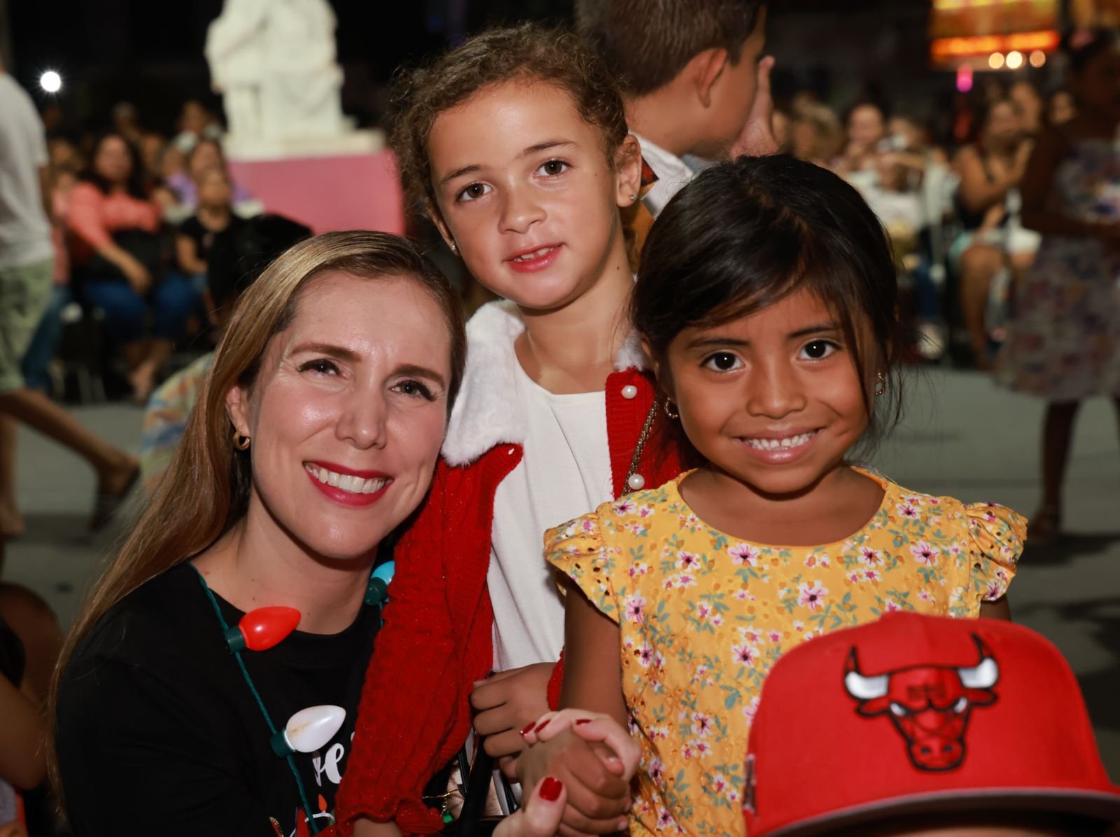 ATENEA GÓMEZ RICALDE CELEBRA CON LAS FAMILIAS ISLEÑAS LA PRIMERA POSADA EN TU COLONIA
