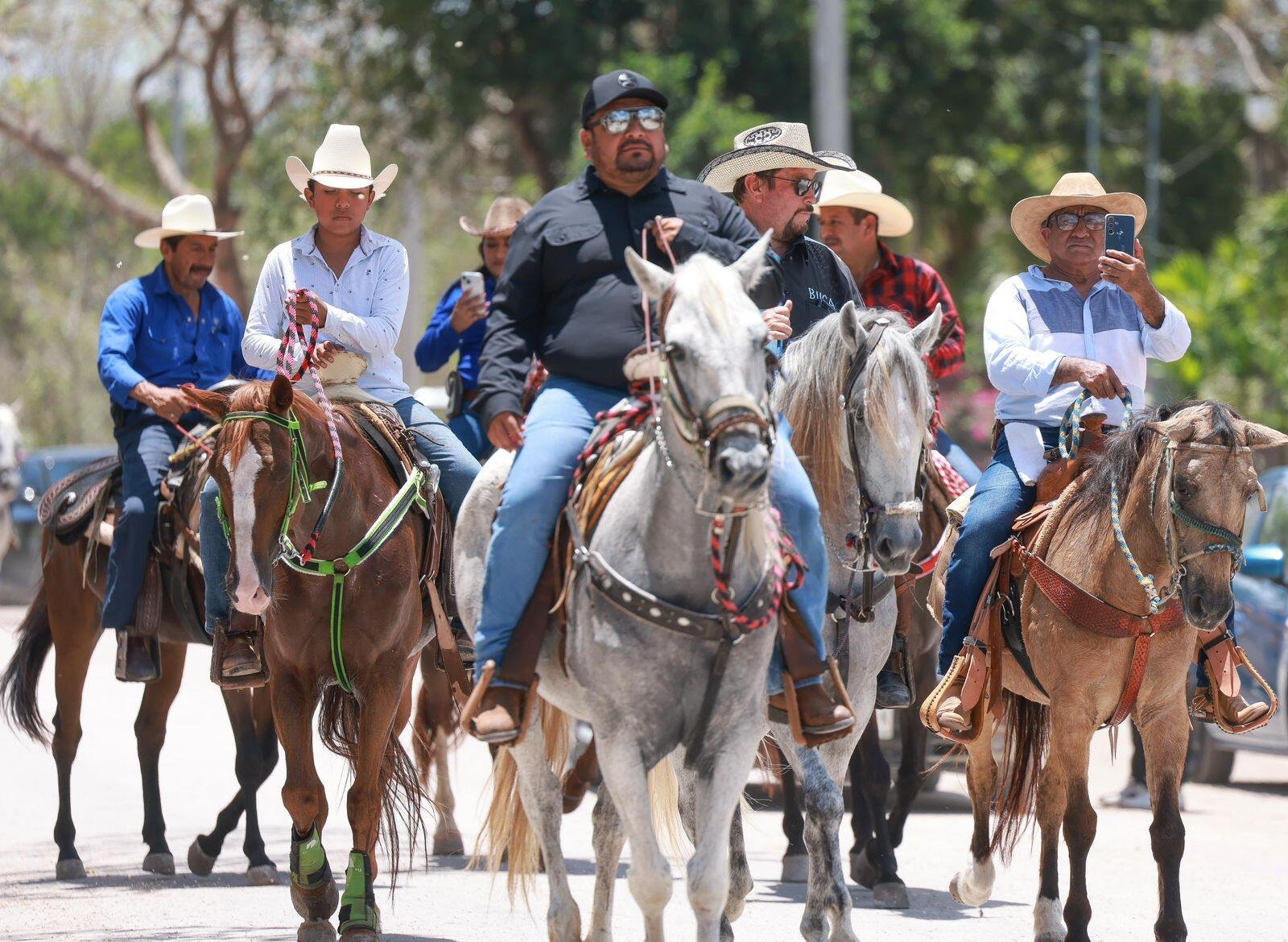 ATENEA GÓMEZ RICALDE PARTICIPA EN LA TRADICIONAL FERIA DE RANCHO VIEJO 2025