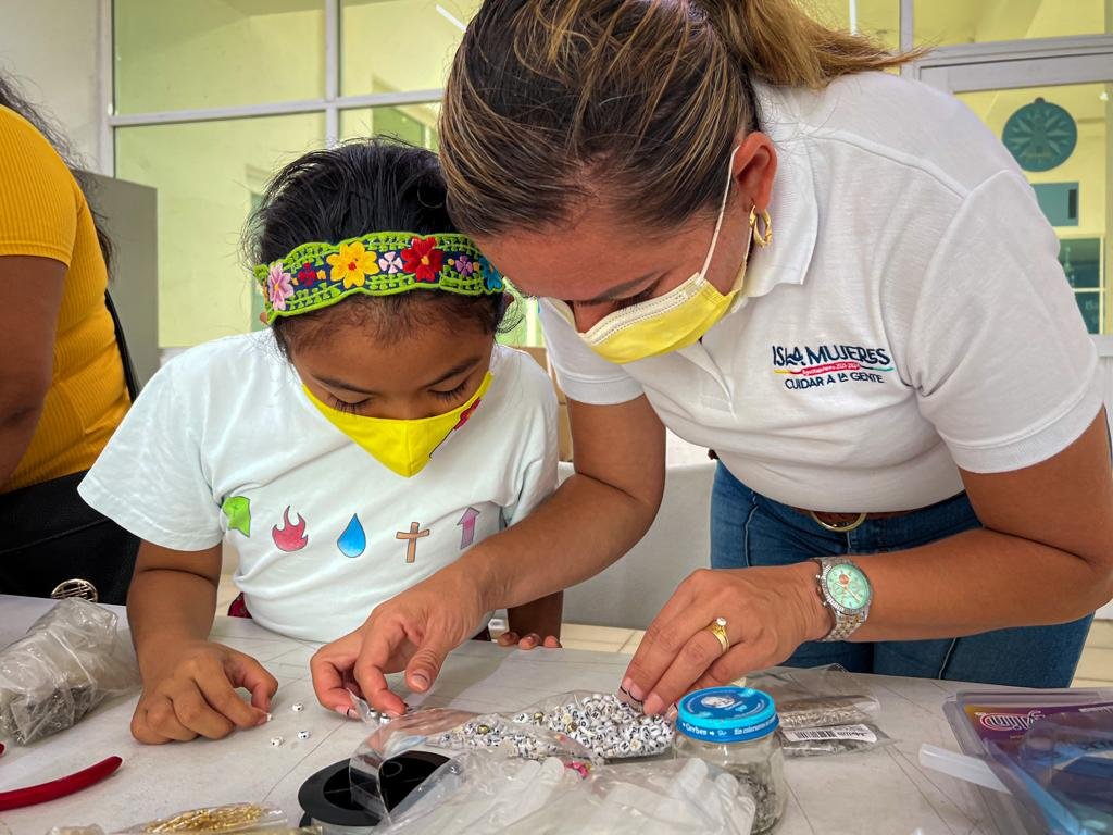 INICIAN CURSOS MUNICIPALES DE CAPACITACIÓN EN LA ZONA CONTINENTAL DE ISLA MUJERES