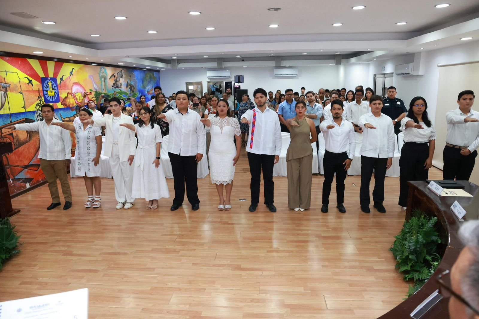 GOBIERNO DE ISLA MUJERES DA VOZ A LAS JUVENTUDES EN EL PRIMER CABILDO JUVENIL