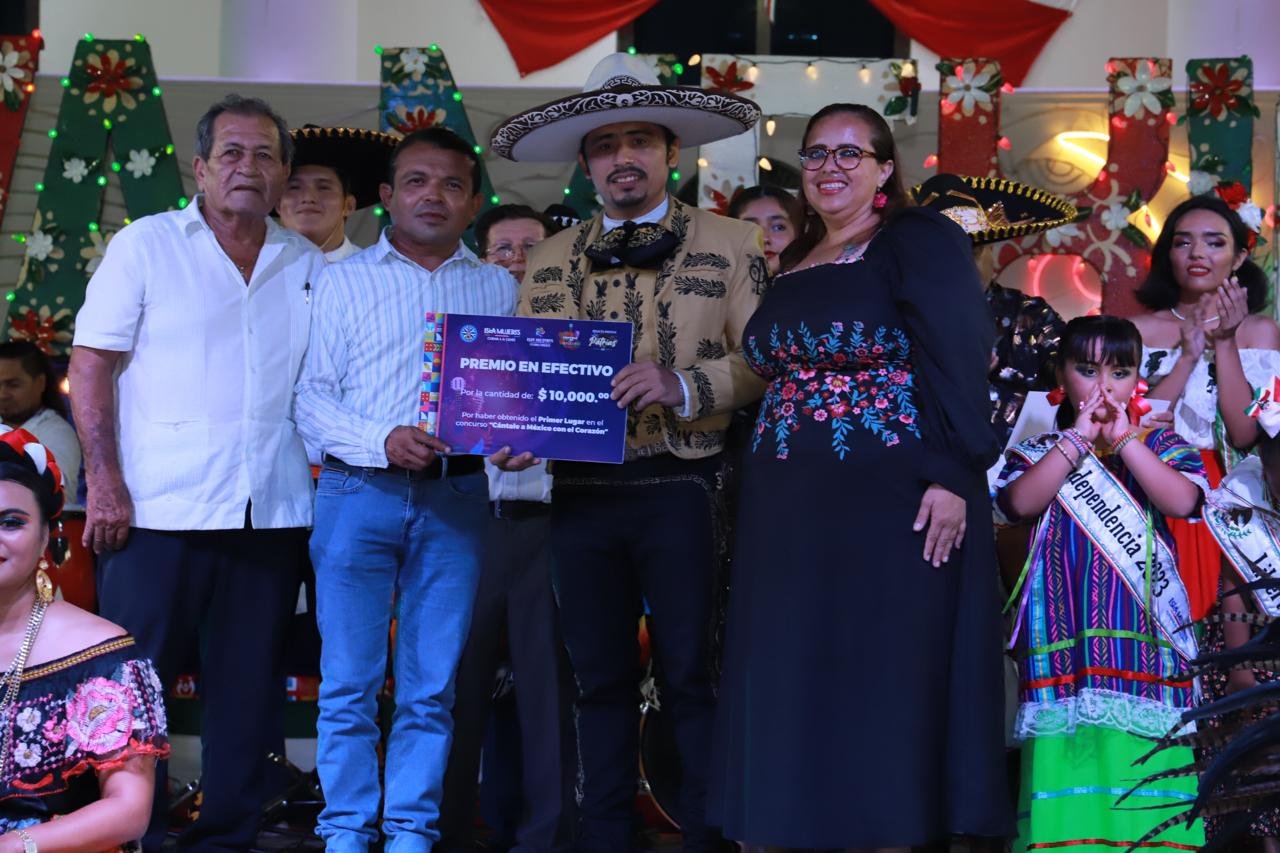 ATENEA GÓMEZ IMPULSA EL TALENTO ISLEÑO A TRAVÉS DEL CONCURSO DE CANTO "CÁNTALE A MÉXICO CON EL CORAZÓN"