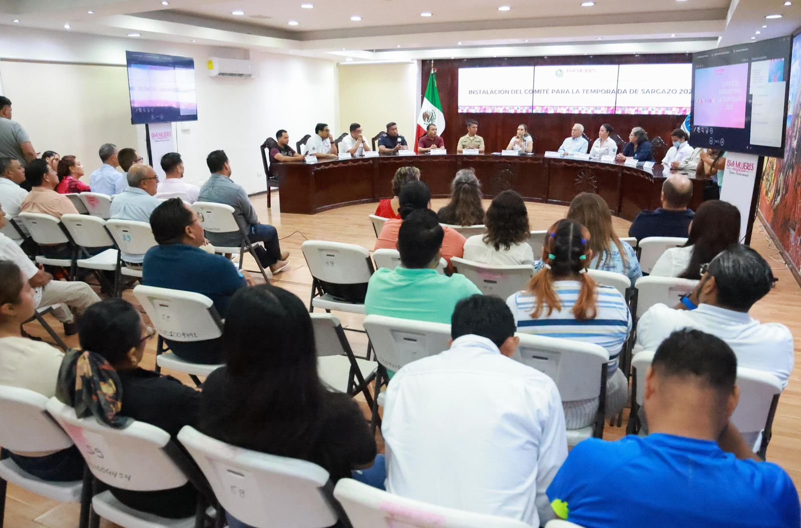 GOBIERNO DE ISLA MUJERES INSTALA COMITÉ PARA LA TEMPORADA DE SARGAZO 2025