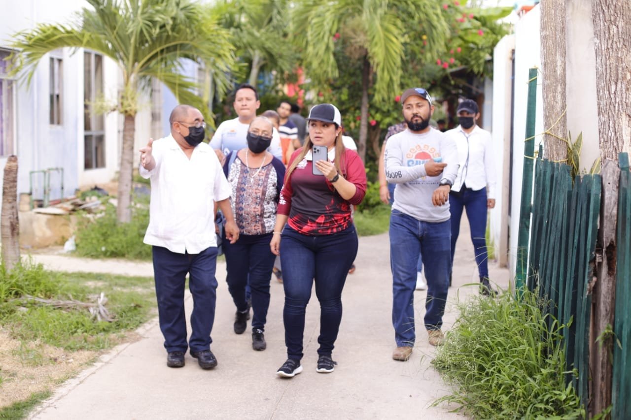 YENSUNNI MARTÍNEZ SUPERVISA TRABAJOS DE SERVICIOS PÚBLICOS EN LA COLONIA CENTENARIO