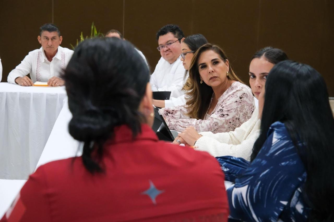 BAJO EL LIDERAZGO Y LA COORDINACIÓN DE MARA LEZAMA ESTAMOS CONSTRUYENDO LA PAZ EN PLAYA DEL CARMEN: ESTEFANÍA MERCADO