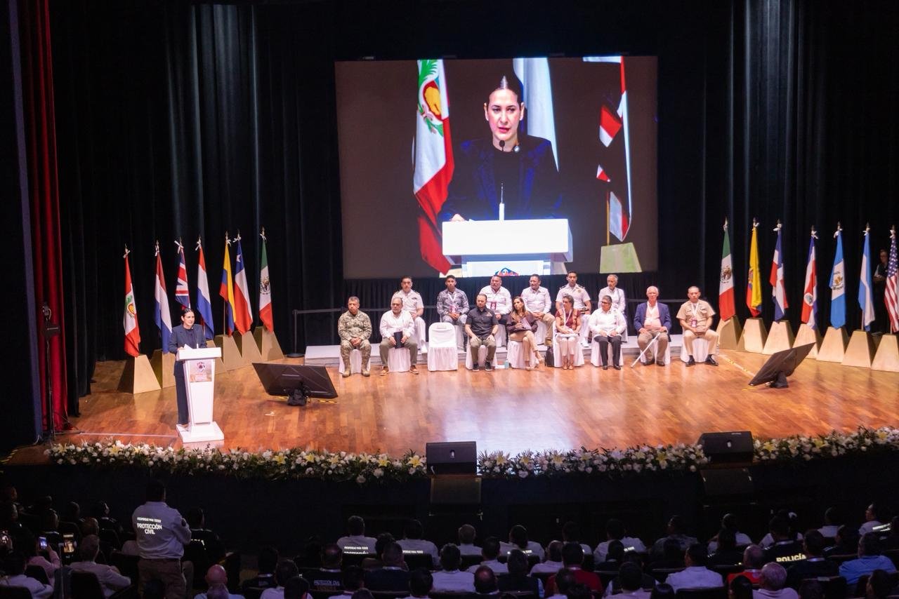 MARA LEZAMA Y ESTEFANÍA MERCADO COLOCAN A PLAYA DEL CARMEN COMO EPICENTRO GLOBAL DE LA GESTIÓN DE RIESGOS CON EL PRIMER CONGRESO INTERNACIONAL DE PROTECCIÓN CIVIL