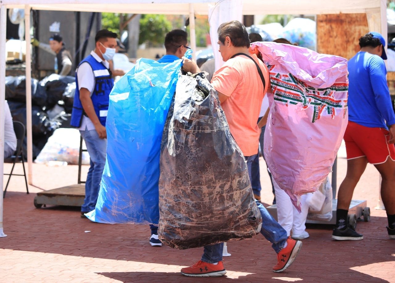 A TRAVÉS DEL RECICLATÓN SE CONCIENTIZA SOBRE EL CUIDADO AL AMBIENTE
