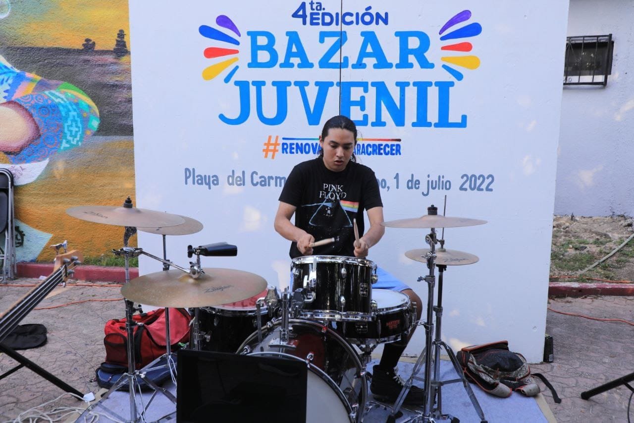 EL GOBIERNO MUNICIPAL APOYA A EMPRENDEDORAS CON BAZAR JUVENIL