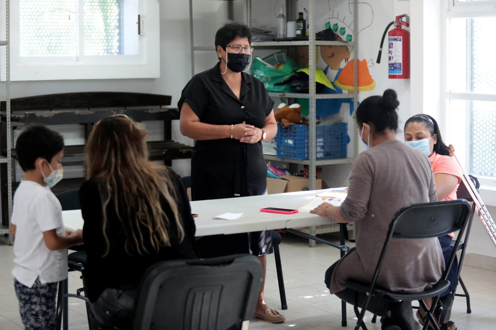 OFRECE DIF SOLIDARIDAD CLASES DE PRIMARIA Y SECUNDARIA A LAS PERSONAS ADULTAS