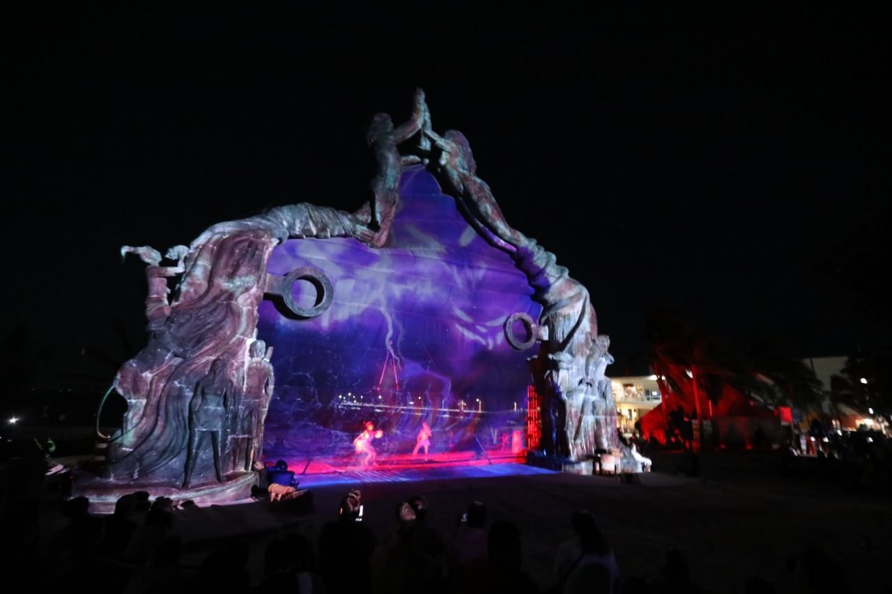 GOBIERNO DE SOLIDARIDAD INAUGURA VIDEO MAPPING EN PORTAL MAYA
