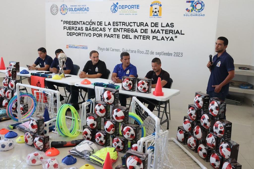 PRESENTA ESTRUCTURA EL INTER PLAYA DE SUS FUERZAS BÁSICAS Y ENTREGA MATERIAL DEPORTIVO