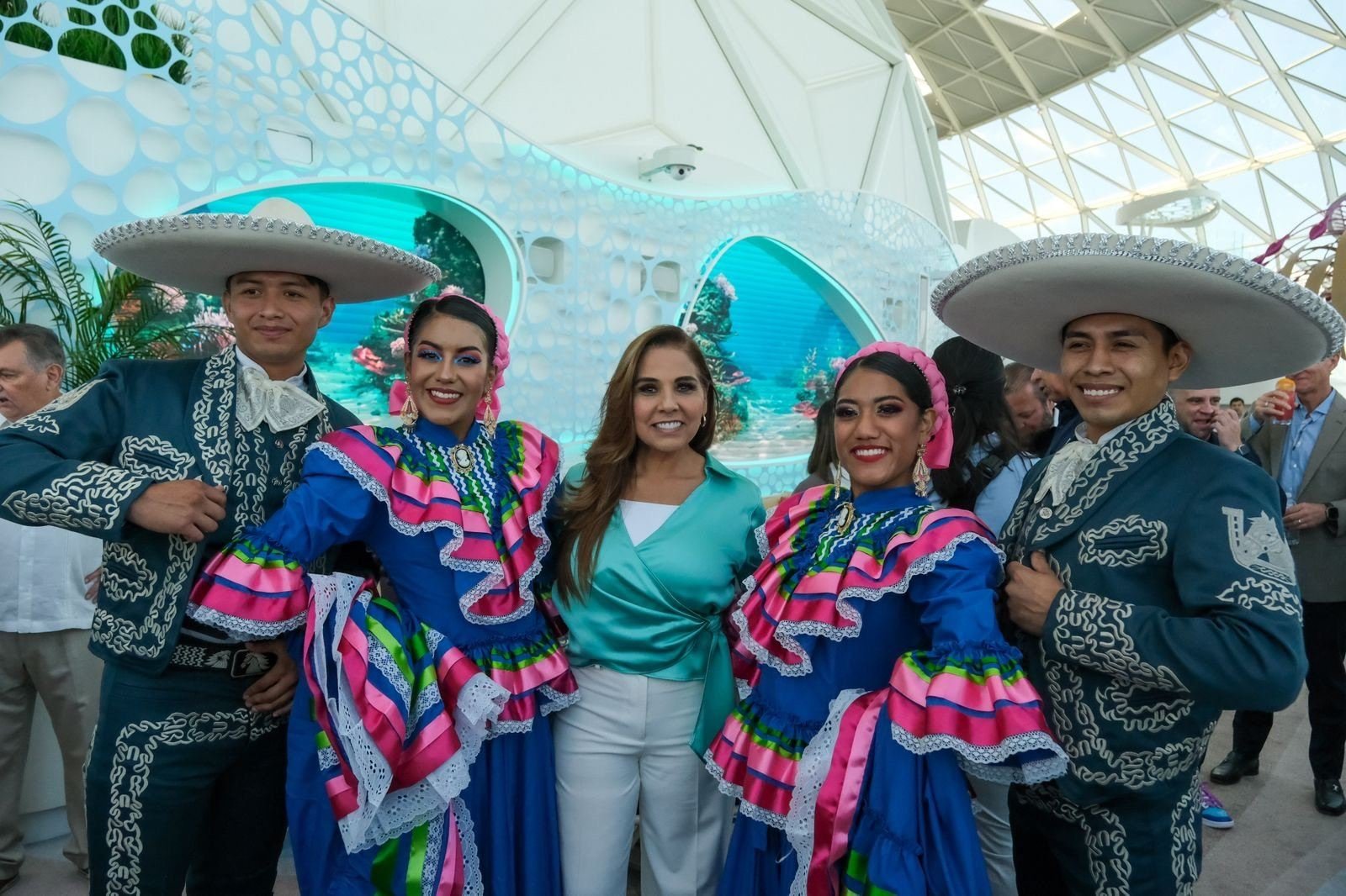 RECIBE MARA LEZAMA AL CRUCERO MÁS GRANDE DEL MUNDO EN MAHAHUAL, QUINTANA ROO