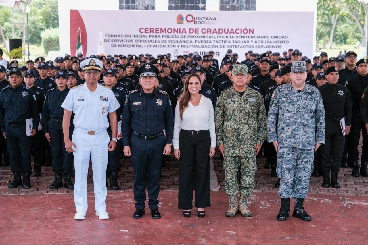 ENCABEZA MARA LEZAMA GRADUACIÓN DE 244 NUEVOS POLICÍAS Y LA CREACIÓN DEL PRIMER AGRUPAMIENTO CONTRA ARTEFACTOS EXPLOSIVOS