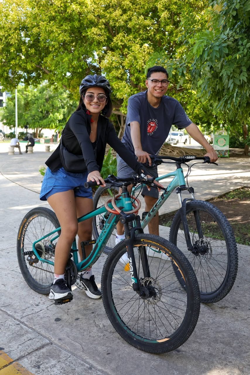 DISFRUTAN FAMILIAS DEL “PASEO CANCUNENSE” EN MALECÓN TAJAMAR
