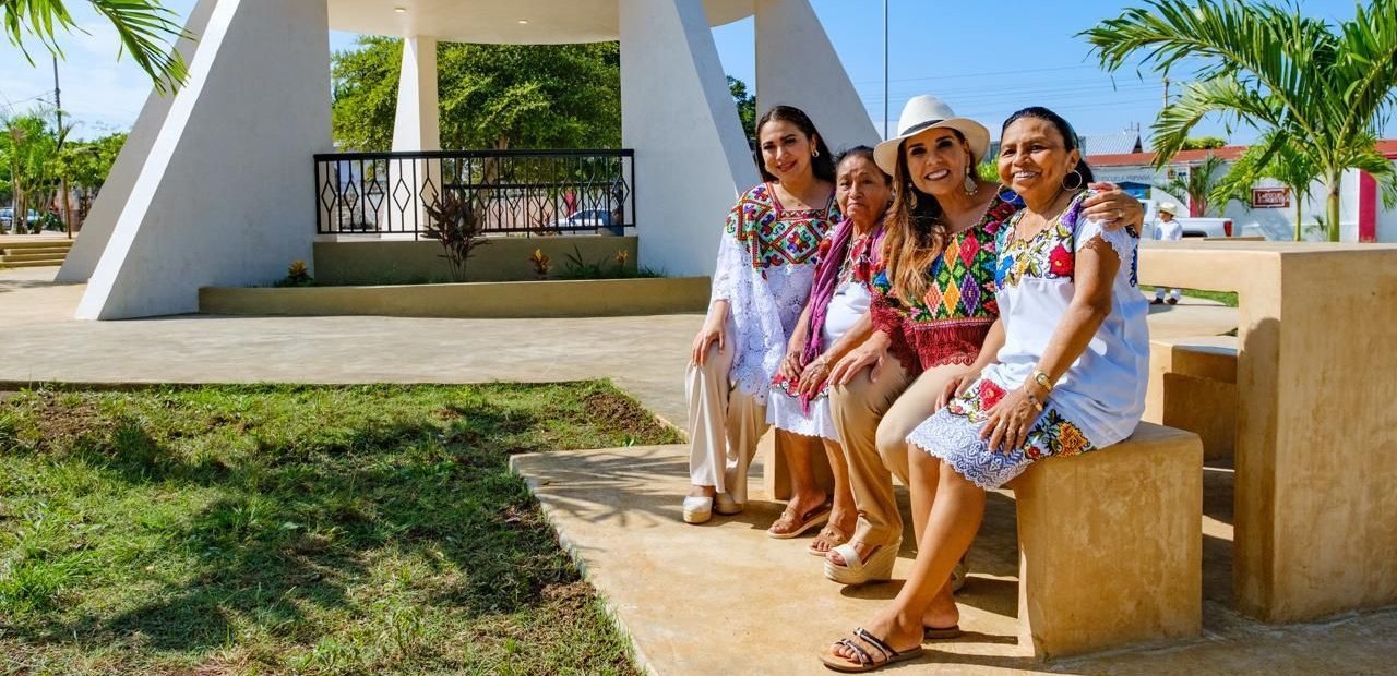 ENTREGAN MARA LEZAMA Y MARY HERNÁNDEZ PARQUE REHABILITADO EN TIHOSUCO PARA FORTALECER EL TEJIDO SOCIAL