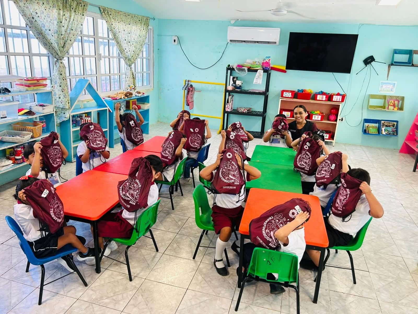 ARRANCA AYUNTAMIENTO DE BJ ENTREGA DE CALZADO ESCOLAR